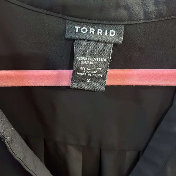 Torrid Black Sleeveless Blouse with Mandarin Collar - Picture 2 of 4